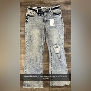 Vervet Bella high rise flare cropped size 30 style
V2940